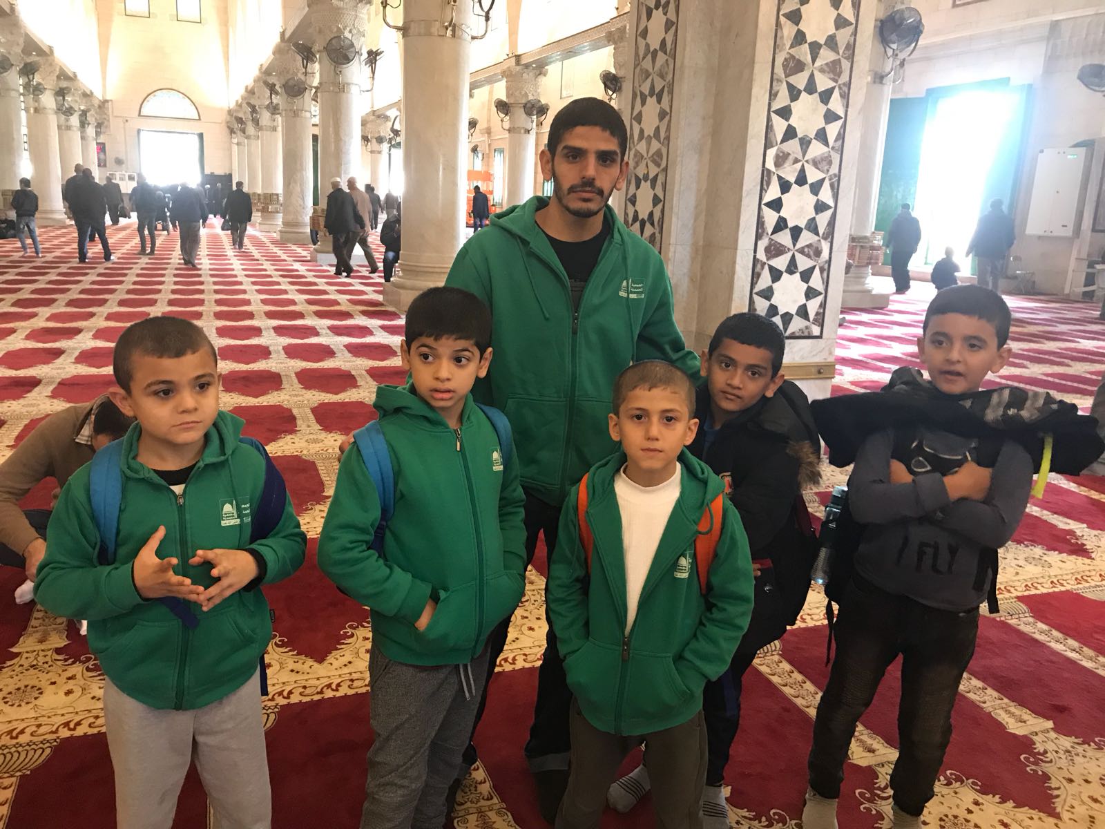 مرشدو عيون_البراق يصطحبون طلاب -مشروع غرس- في جولة إرشادية شيّقة في المسجد الأقصى